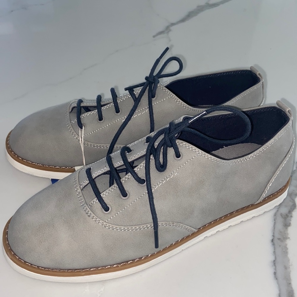 Brand new gorgeous Zara boys fancy shoes size 37, gray with navy laces
